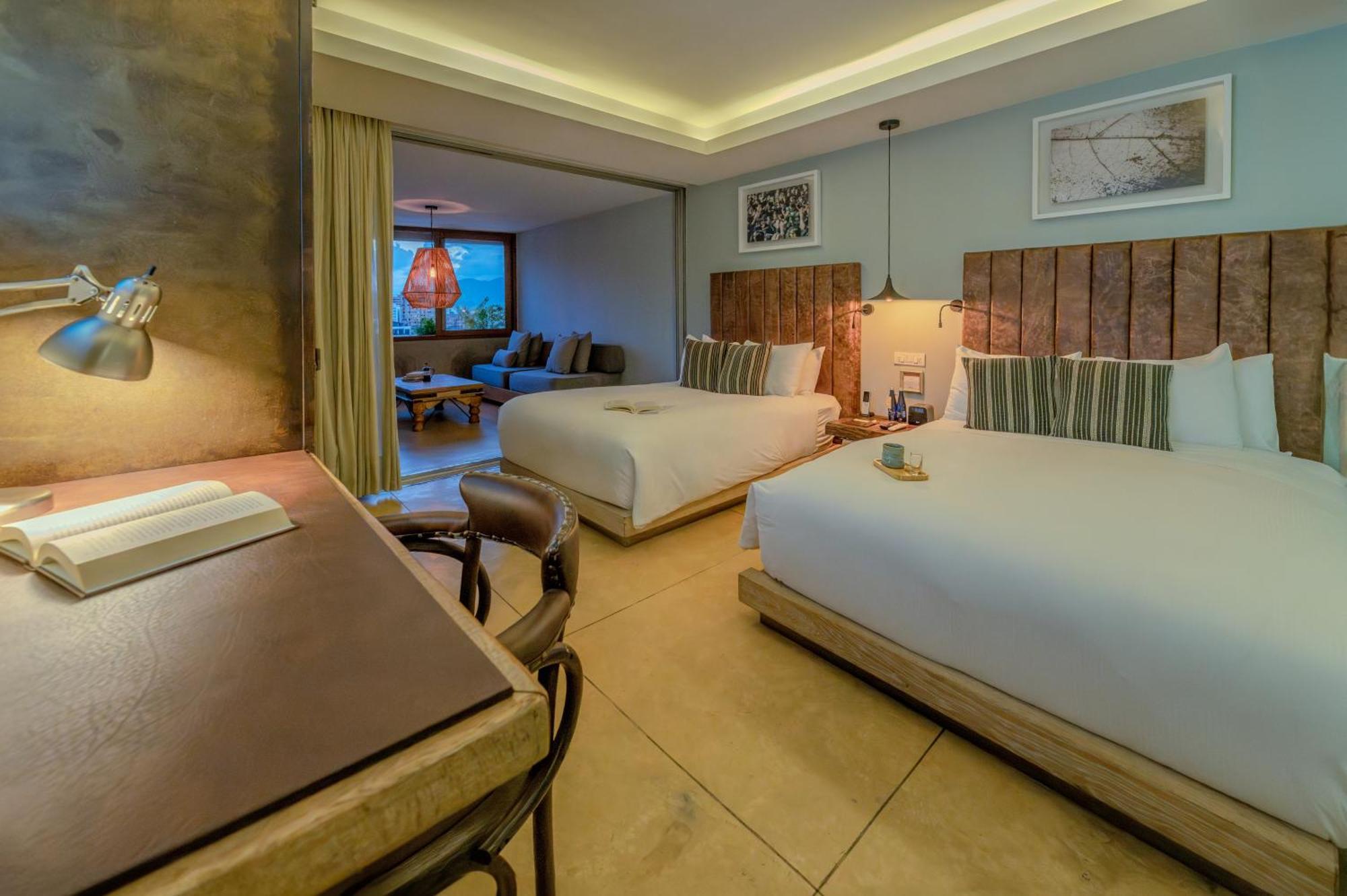 The Charlee Hotel Меделин Екстериор снимка